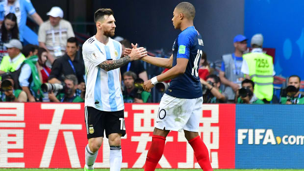 mbappe_daps_up_messi_after_knocking_out_argentina.jpg
